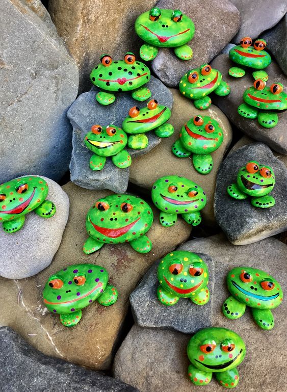 Adorable Frog Pebble Family