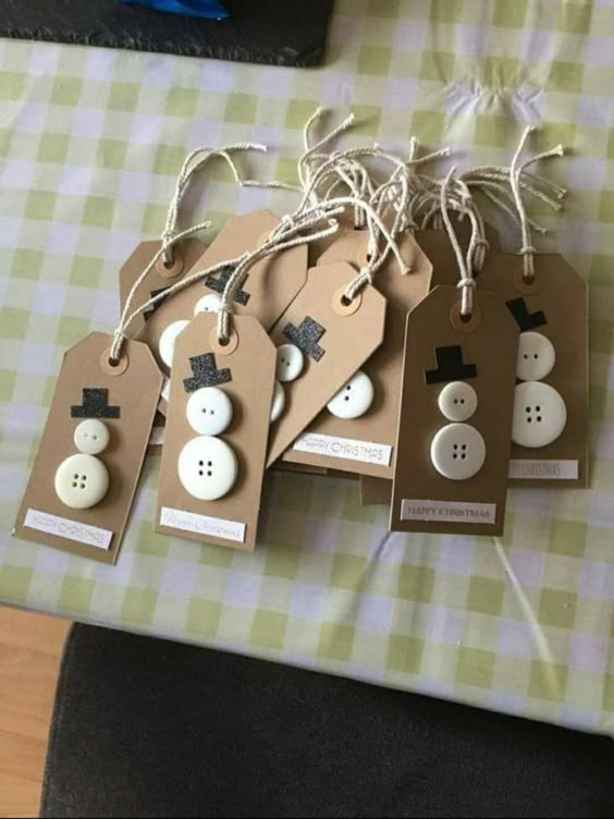 Button Snowman Gift Tags