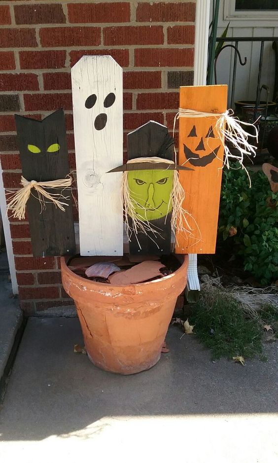 Charming Halloween Stake Decorations