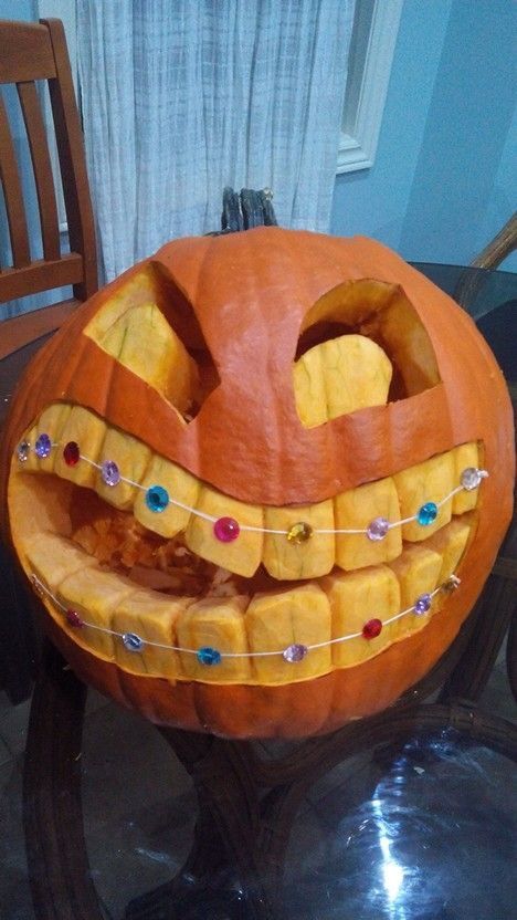 Gemstone-Toothed Grin Pumpkin