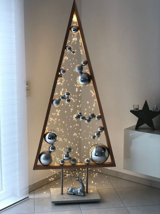 Modern Minimalist Christmas Tree