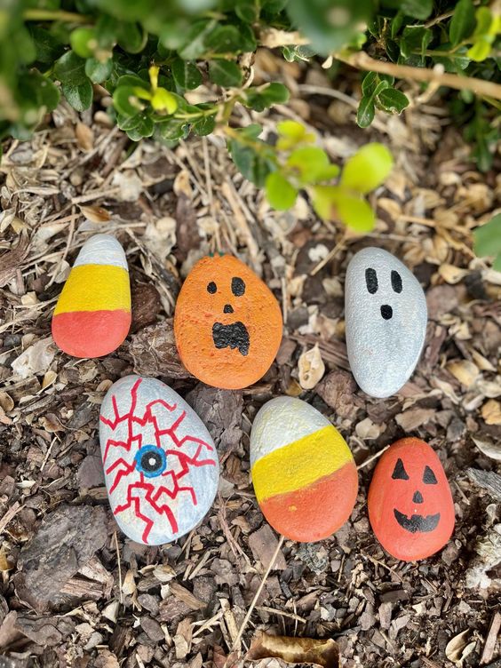 Spooky Halloween Pebble Art