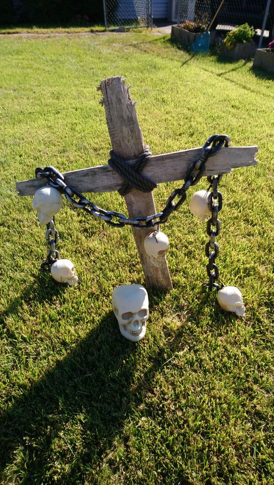 Spooky Skull Cross Display