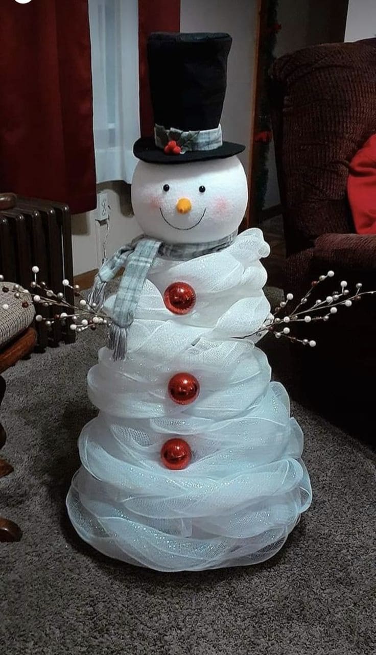 Adorable Mesh Snowman Christmas Idea