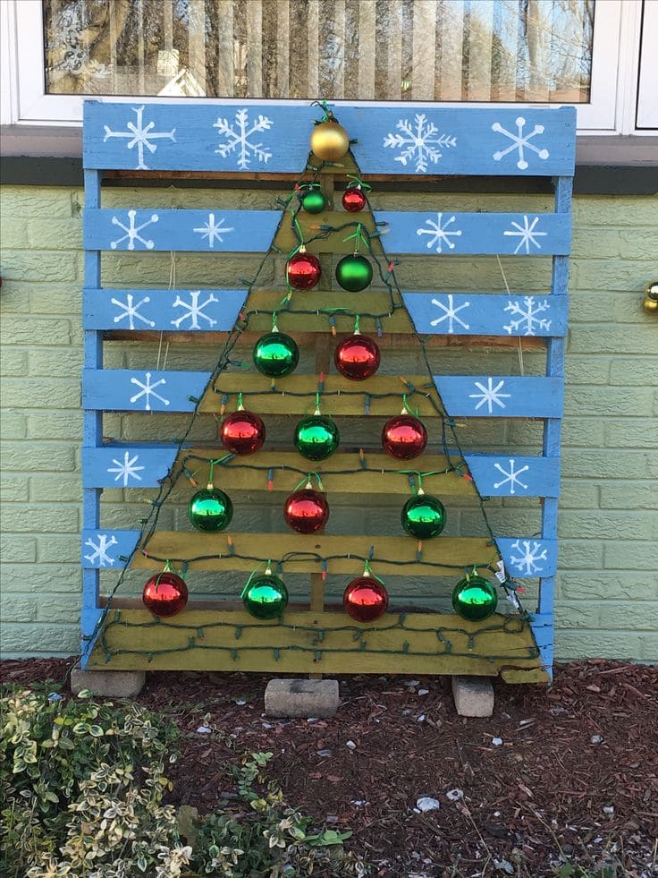 Whimsical Pallet Christmas Tree