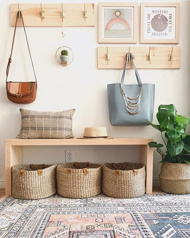 Charming Bench and Wall Hook Organizer