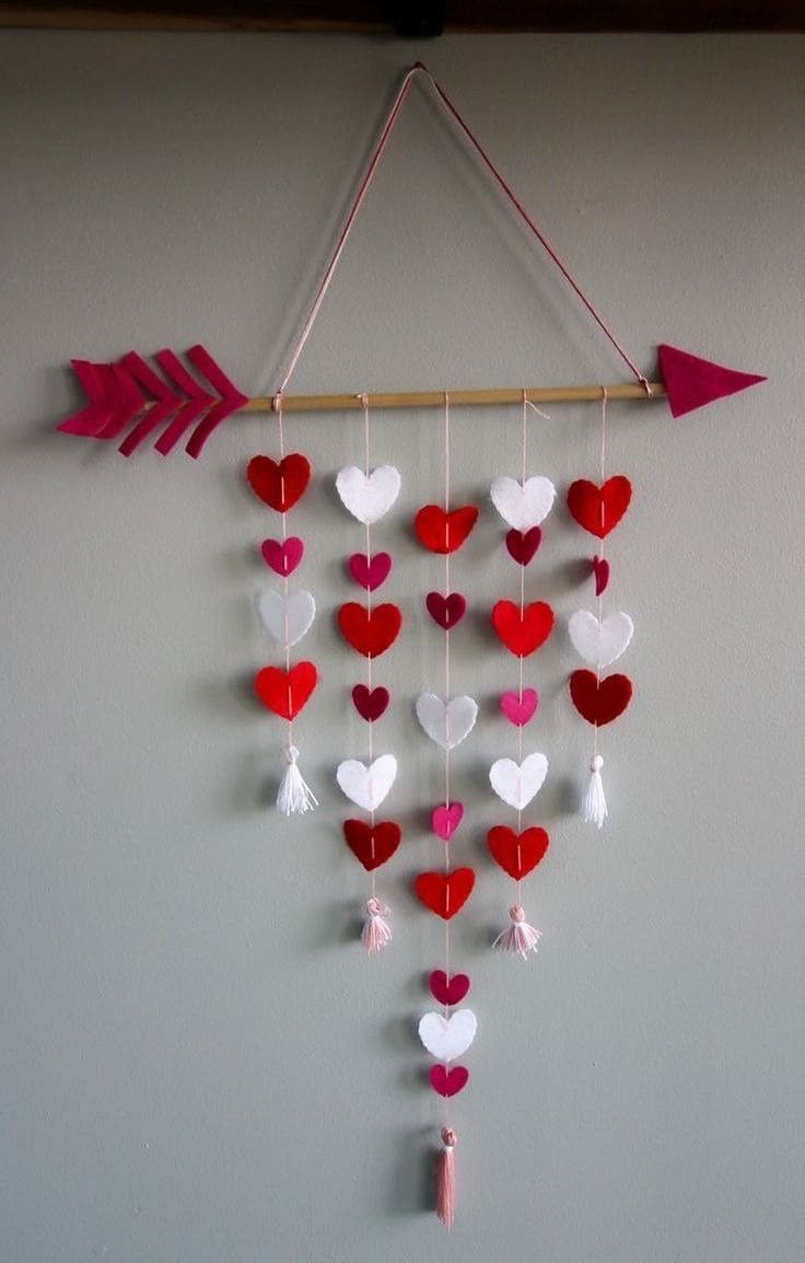 Charming Heartstrings Arrow Wall Decor