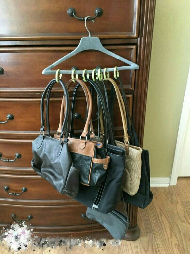 Clever Handbag Organizer Using Hanger