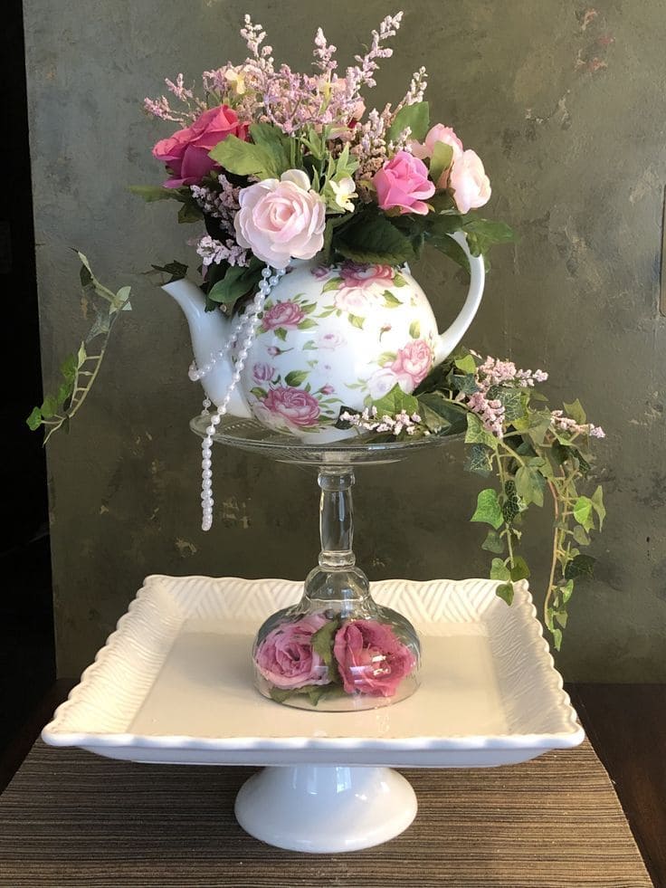 Elegant Floral Teapot Centerpiece Design