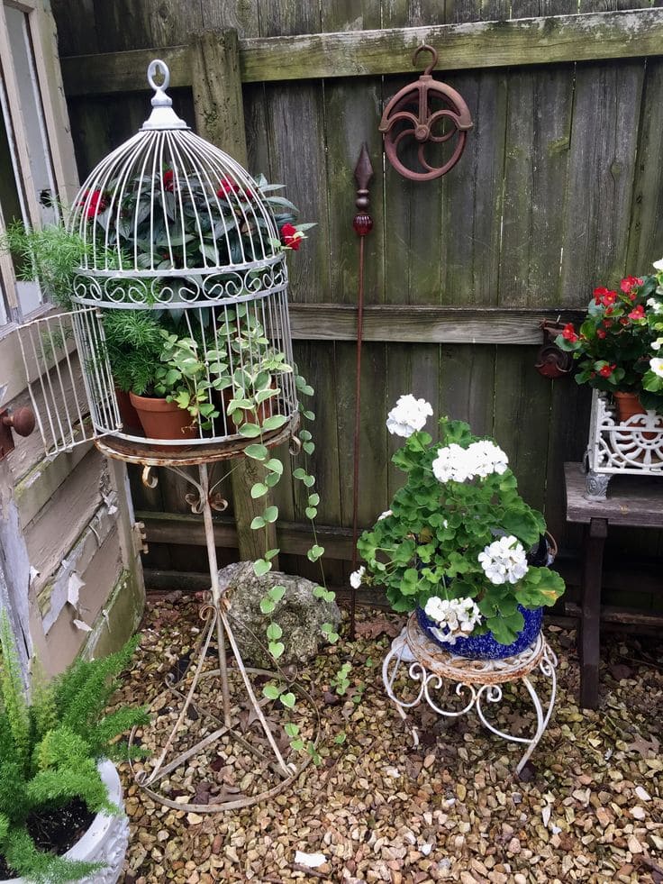 Feathered Friend Plant Stand