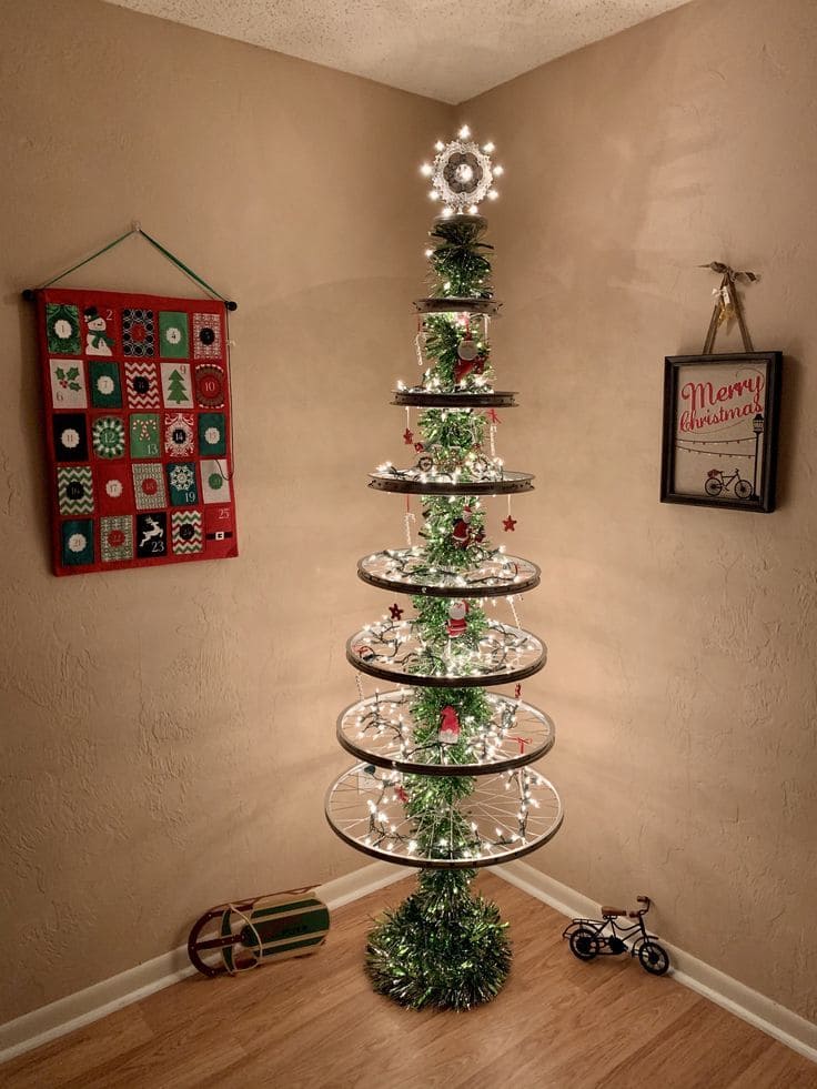 Festive Bicycle Wheel Christmas Tree Design