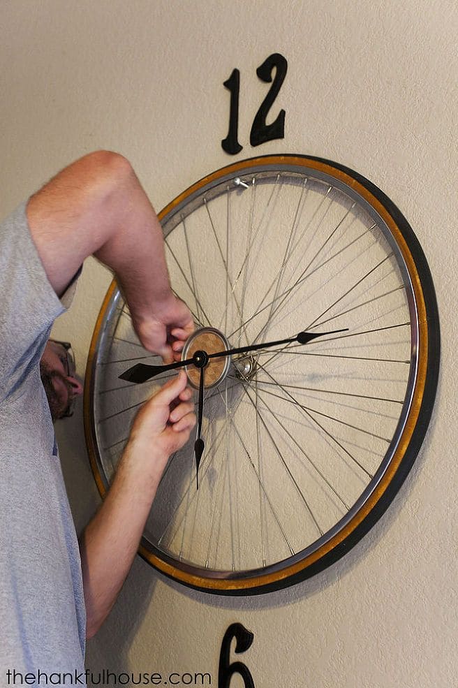 Ingenious Bicycle Wheel Wall Clock Design