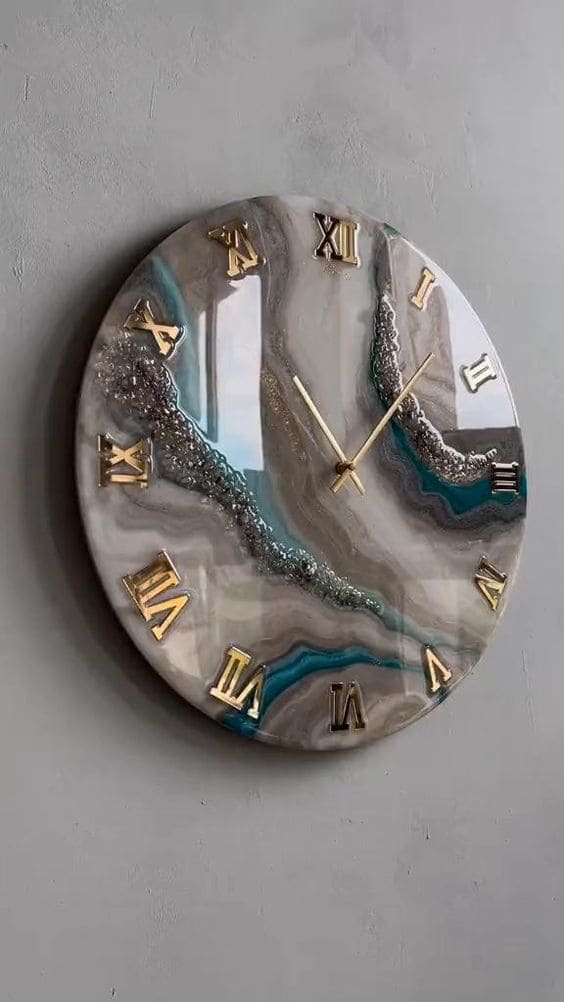 Luxurious Resin Agate-Inspired Wall Clock