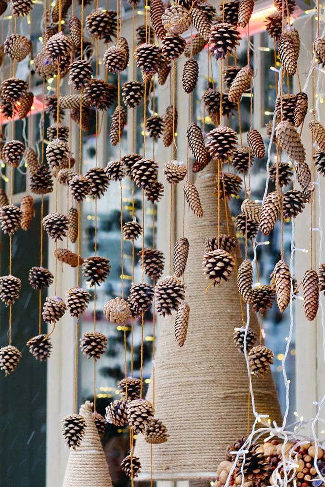 Pinecone Garland with Cozy Charm