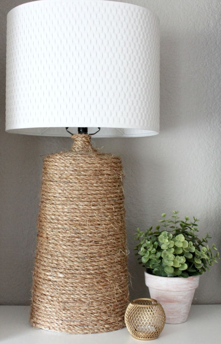 Rope-Wrapped Table Lamp Design