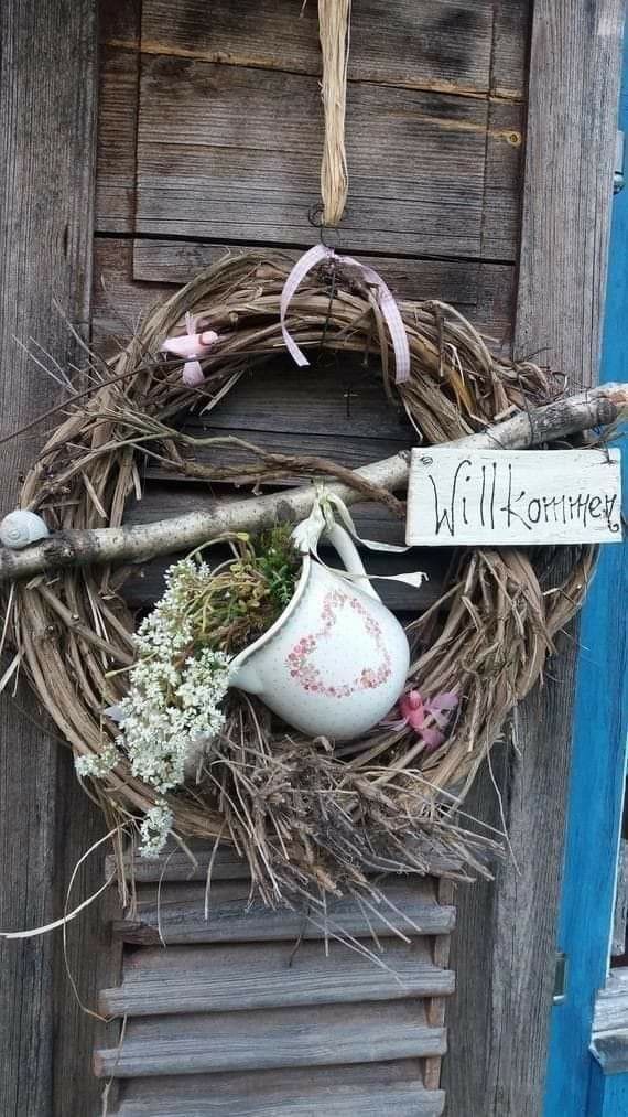 Rustic Wreath Garden Welcome Display