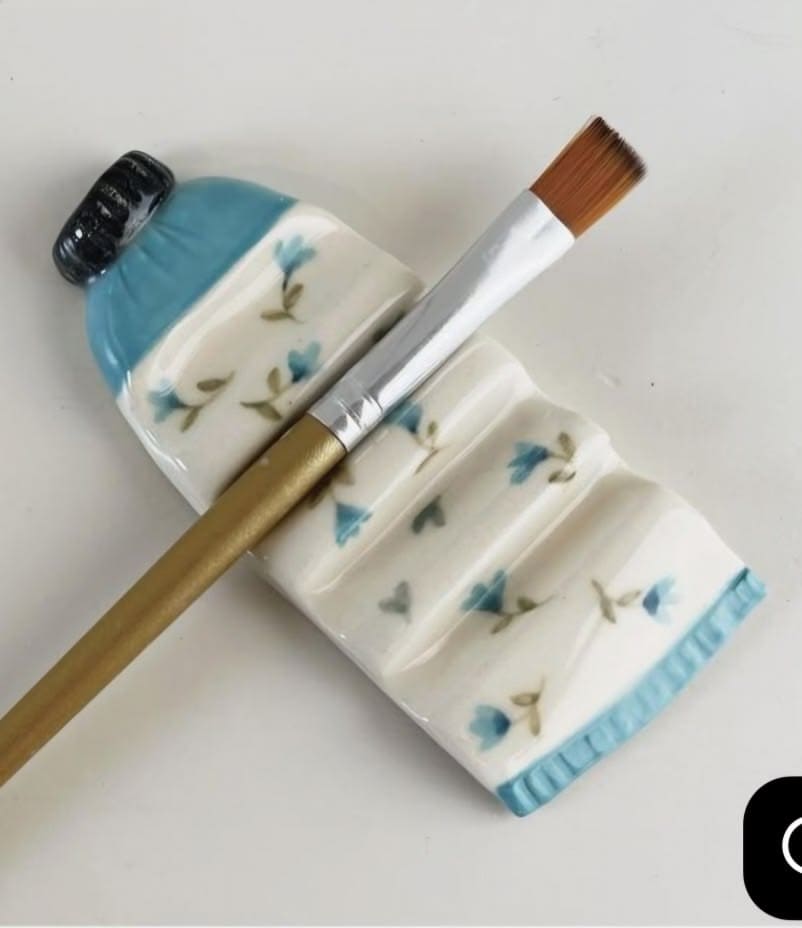 Mini Floral Paintbrush Rest
